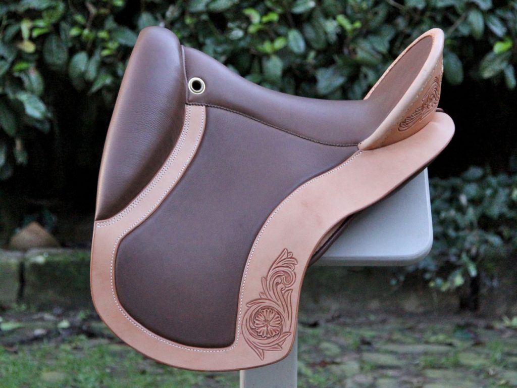 Deuber Doma SKL Südsattel Sattelanprobe braun hellbraun mit Punzierung